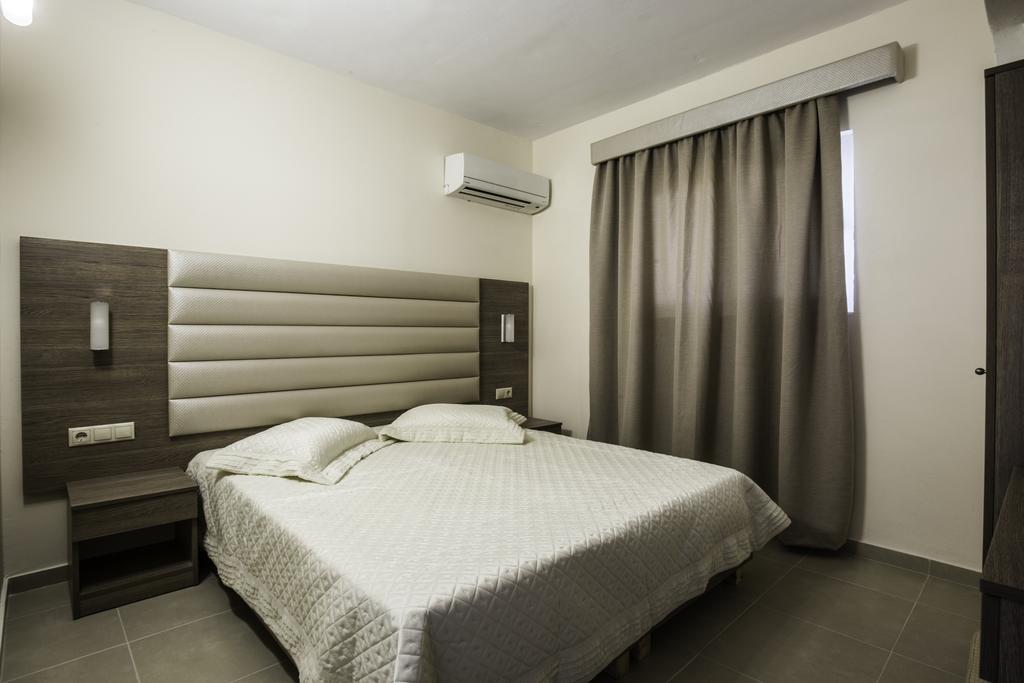 Doppel- oder Zweibettzimmer