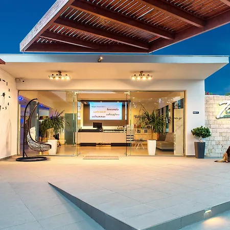 Zoes Hotel & Suites-2